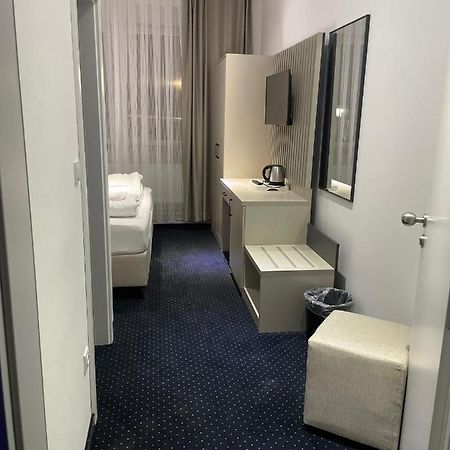 Gastpark Hotel Manching Esterno foto