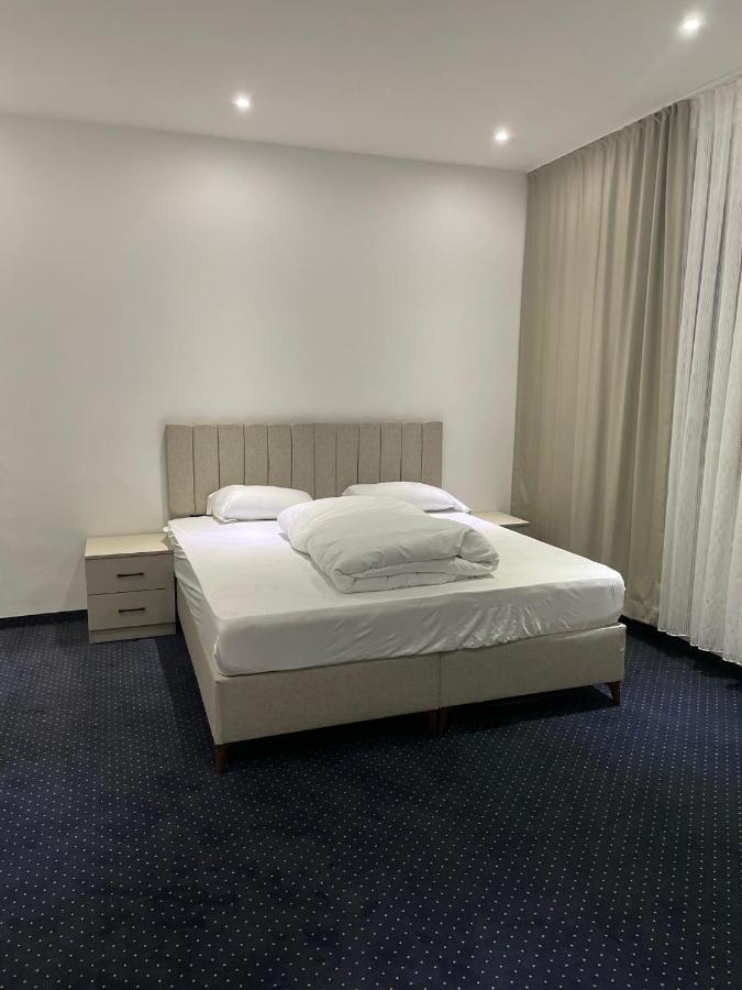 Gastpark Hotel Manching Esterno foto