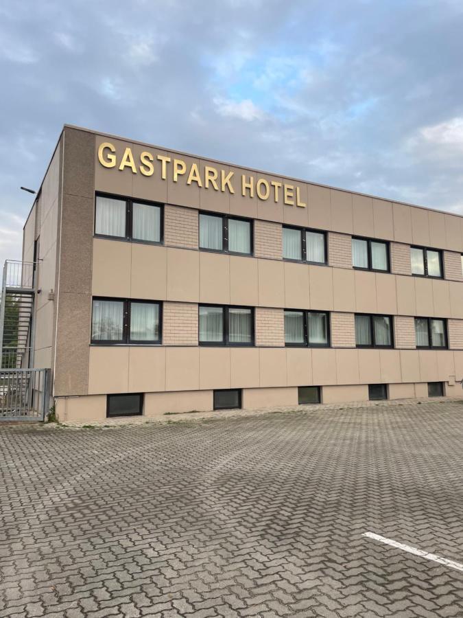 Gastpark Hotel Manching Esterno foto