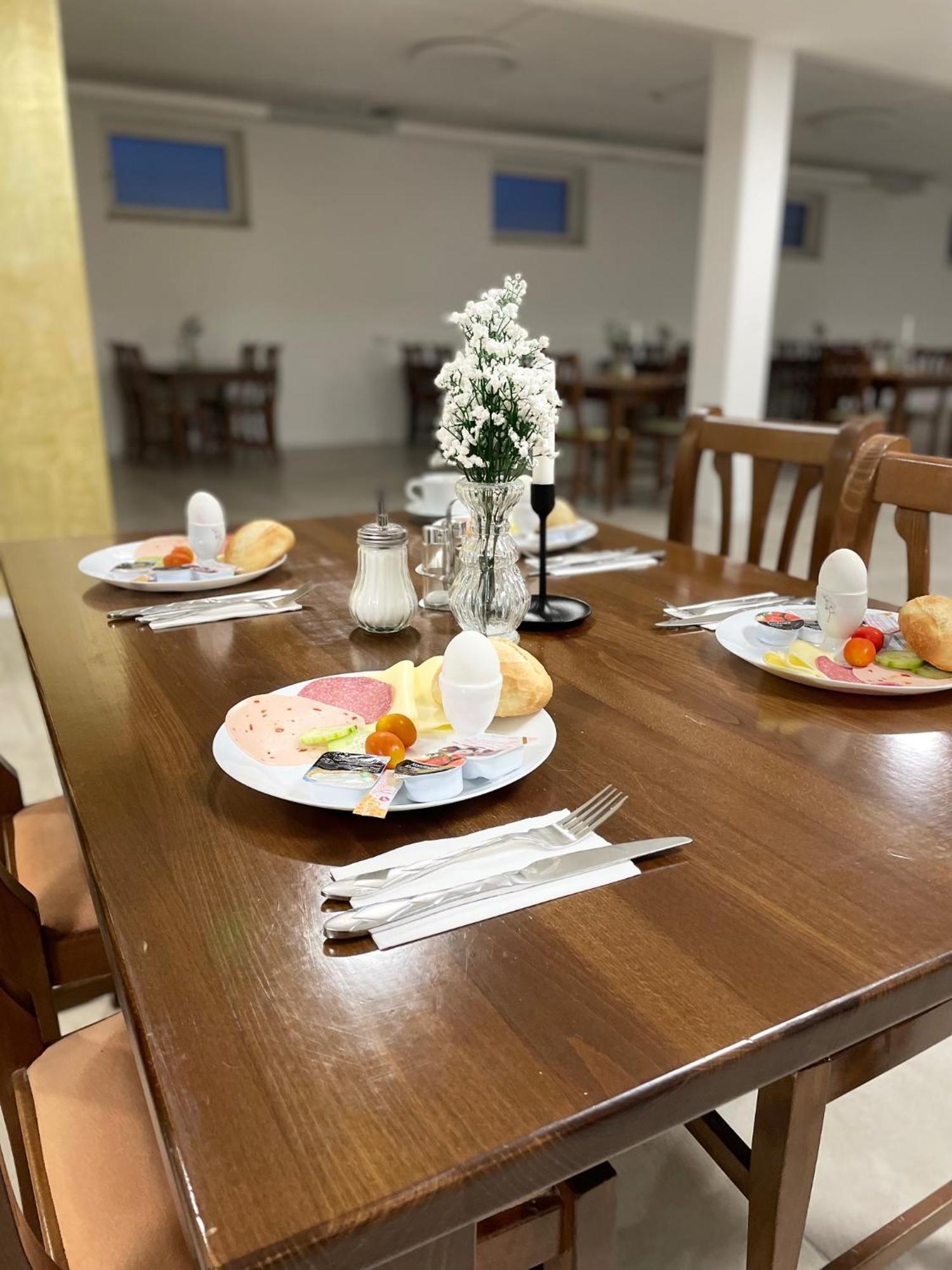 Gastpark Hotel Manching Esterno foto