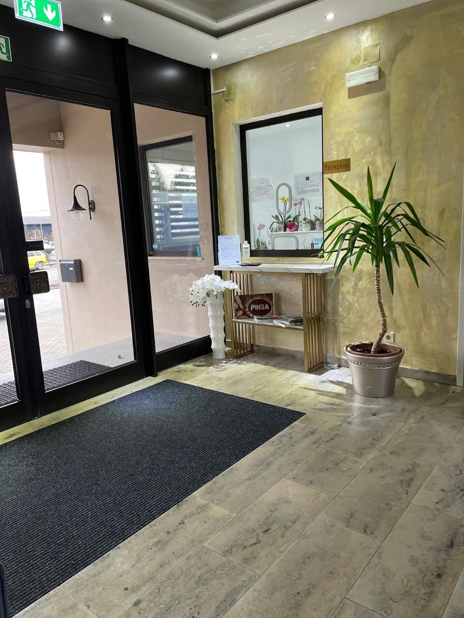 Gastpark Hotel Manching Esterno foto