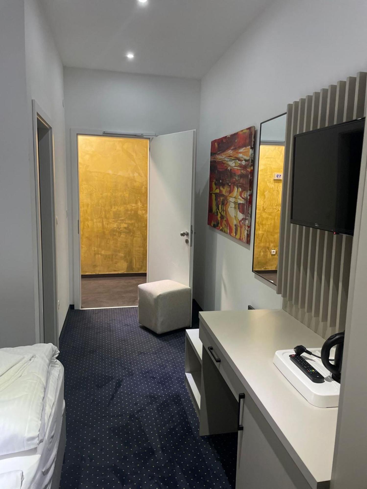 Gastpark Hotel Manching Esterno foto
