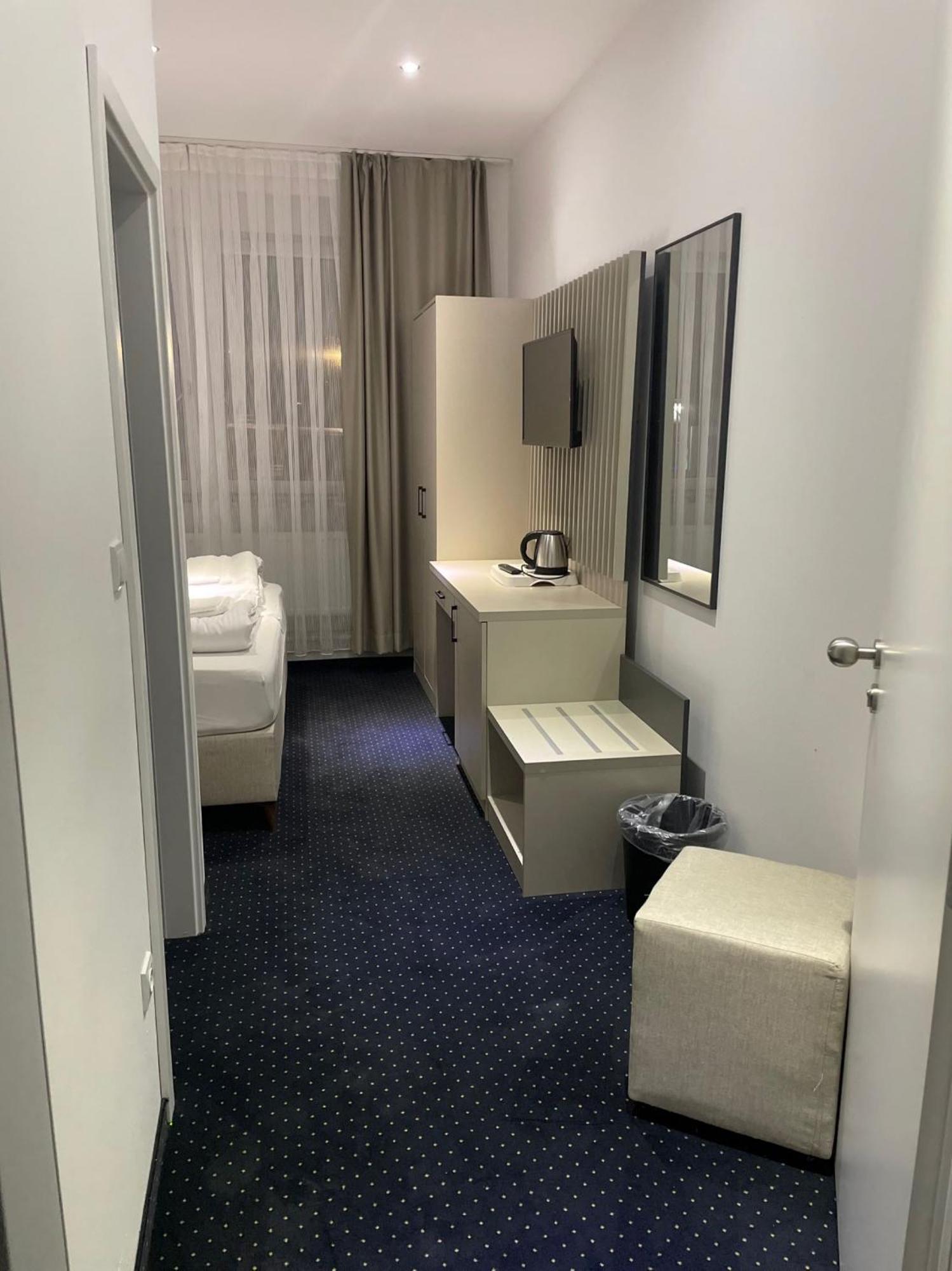 Gastpark Hotel Manching Esterno foto
